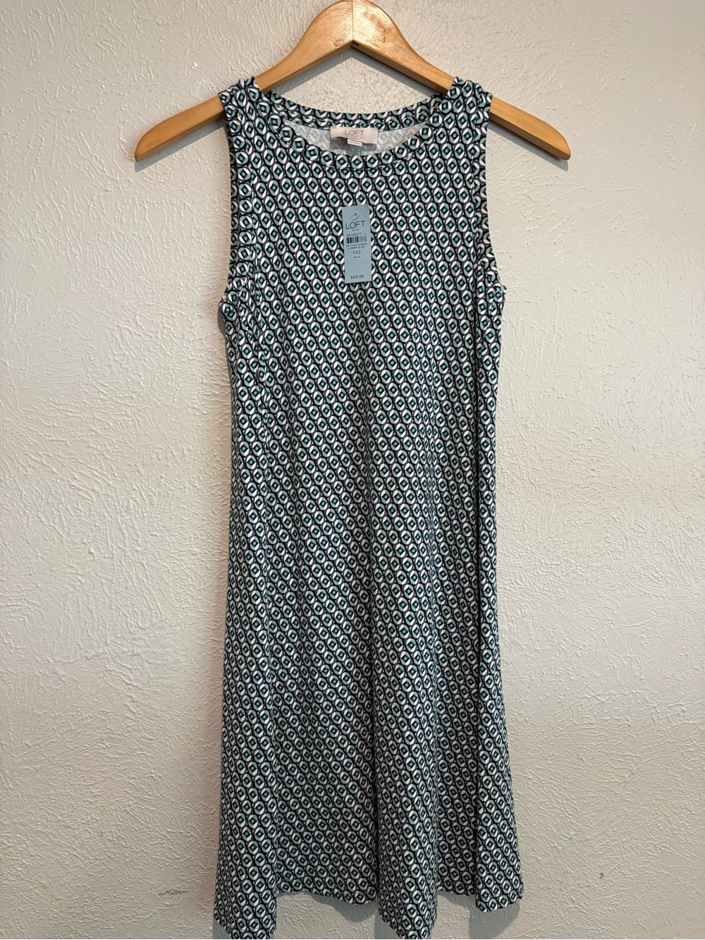 NWT LOFT Sleeveless Printed Shift Dress in Navy and White, Sz- XXS